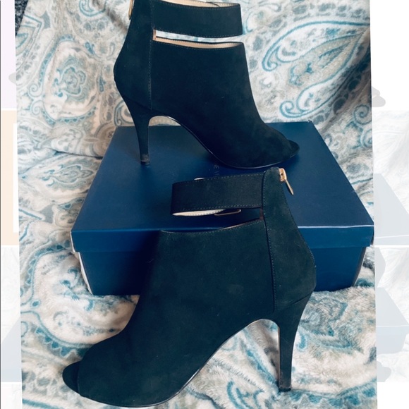 Adrienne Vittadini Gail Peep Toe Booties Size 9 - Picture 2 of 5